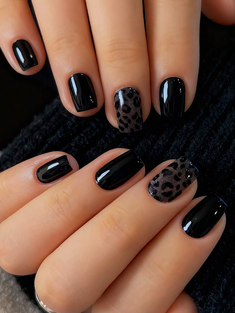 用24片简约优雅的黑色斑点银色闪粉黑色假指甲表达你的爱意，时尚豹纹全覆盖假指甲，适合女性和女孩。包含1张粘合贴片和1个迷你指甲锉，果冻凝胶，随机发货。 - 黑色 - 查看 1