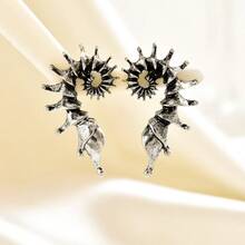 1 Pair Silver Seashell Stud Earrings, Fashionable Unique High-End Earrings Suitable For Daily Wear For Women - Silver - View 6