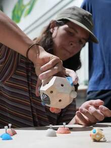 岩石纹理攀岩训练球 - 便携式手指力量训练器，防滑握柄，逼真岩石纹理，经久耐用，室内外均可使用，增强核心力量和攀岩技巧 - 攀岩爱好者、健身房和户外训练的必备品，提高抓握力，重现真实岩石的触感，完美的攀岩礼物。 - 彩色 - 查看 5