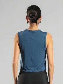 FITNATION Cropped Fitness Tank Top With Front Crossover And DRYFIT Fabric, Ideal For All Sports. - 水鴨藍 - 查看 3