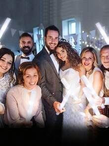 36 件 LED 白色泡沫棒白光闪光欢呼棒婚礼棒婚礼新娘礼物派对单夜灯狂欢派对发光氛围用品夏季生日礼物海滩返校学校用品房间装饰