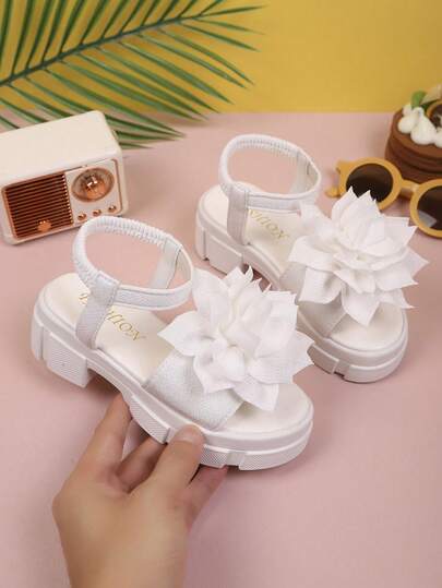 1双儿童纯色时尚高跟凉鞋，花朵装饰，厚底，舒适甜美，百搭，适合女孩夏季户外旅行