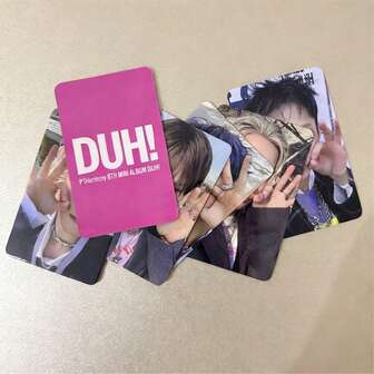 P1Harmony DUH Fotokarte - beidseitig bedruckte K4 LOMO Karte, glänzende Beschichtung, offizielles Mitgliederalbum - Muss-haben für P1 Harmony Fans, KEEHO, THEO, JIUNG Sammlerstücke - (DUH! Fotokarte), lebendiges Design, hochwertige Bedruckung, glänzende Oberfläche, K-Pop Merchandise Geschenk