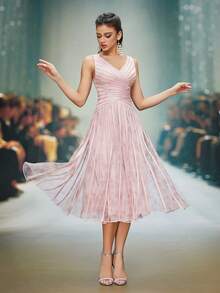 (Icke-lokaliserad blommönster) V-ringad tryckt nättyg med draperande effekt, exklusiv aftonklänning - Rosa - Visa 6