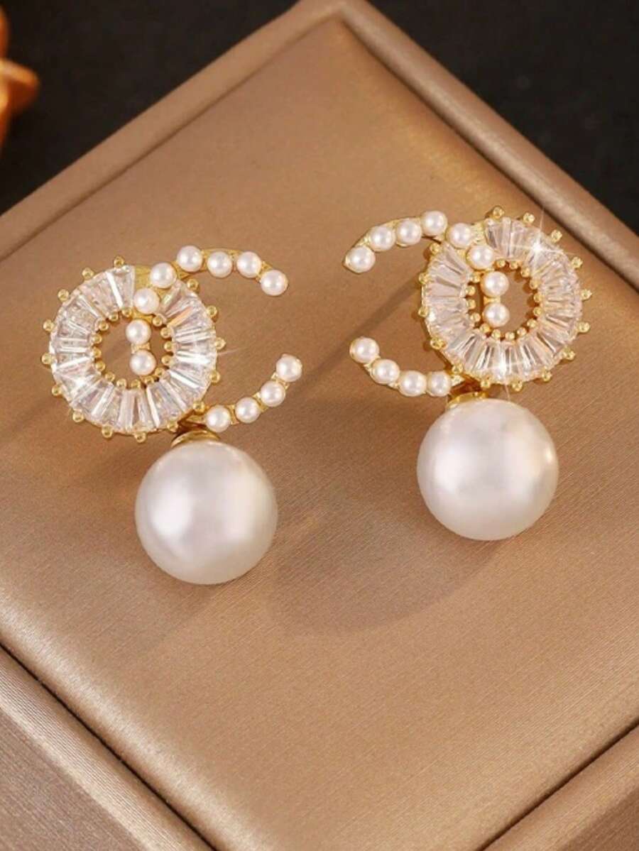 2只装奢华法式C形耳环，镶嵌满水钻和仿珍珠，优雅法式风格女士珠宝配饰，适合外出、节日和送礼。