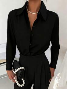 经典女士黑色纽扣细节长袖常规领衬衫