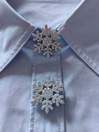 2 Pcs/Set Elegant Christmas Snowflakes Button Covers, Shirts Button Cover Clip On Button Covers Fashion Crystal Cufflinks Cover, Suitable For Tuxedo And Wedding Dresses Decoration