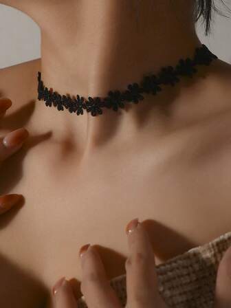 1pc Women's Black Flower Cluster Necklace Valentines,Mom,Mother,Mother's Day,Gift