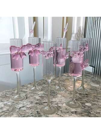 1个香槟杯，带有3D蝴蝶图案，粉色蝴蝶设计，适合家庭酒吧、婚礼、新娘送礼会、单身派对等场合。圣诞节礼物、情人节礼物。