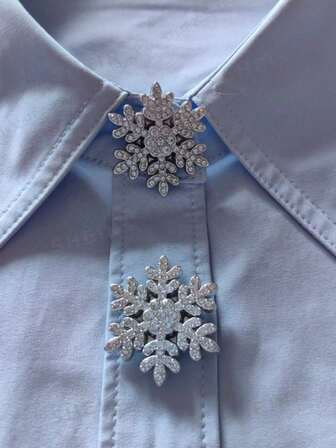 2 Pcs/Set Elegant Christmas Snowflakes Button Covers, Shirts Button Cover Clip On Button Covers Fashion Crystal Cufflinks Cover, Suitable For Tuxedo And Wedding Dresses Decoration