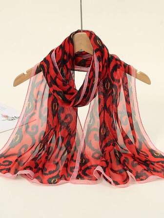 1条女士红黑伊卡特蜡染雪纺围巾，带有抽象神秘元素，适合春夏节日装饰和日常穿搭搭配。