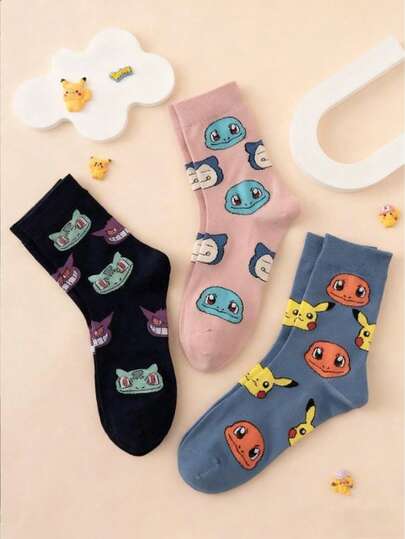 pokemon 3 pares de calcetines hasta el tobillo de hombre con diseño de Pikachu de la serie Pokémon, de colores múltiples, estilo personalizado y divertido. Ropa deportiva, apta para todas las estaciones, tallas europeas y americanas, cómodos y transpirables, con colores vibrantes, aptos para uso diario, de tela premium y sin sensación de ahogo.