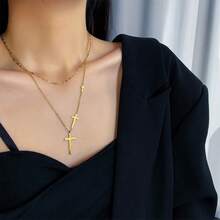 Minimalist Two-Layer Necklace With A Cross Pendant In European And American Style, Titanium Steel, 18K Stainless Steel Resistant To Discoloration, Women's Collarbone Necklace In The Ins Style. - 金色 - 查看 2