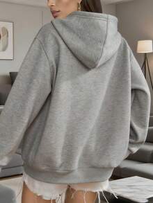 This Is A European And American Style Women's Elegant, Fashionable, Simple, Unique, Creative, Casual, Sweet, Cute, Loose, Comfortable, And Slim-Fitting Hooded Sweatshirt With A Letter Pattern. Suitable For Everyday Outdoor Casual Wear, It Can Also Be Worn As A Warm Autumn/Winter Outerwear Piece. Available In Dark Green, Black, Gray, Red, Purple, And Pink. A Popular Discounted Women's Item, Unisex, Made Of 180g 100% Pure Cotton. - 灰色 - 查看 2
