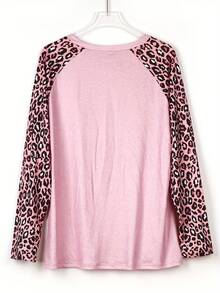 1 pièce T-shirt à manches longues décontracté à encolure ras-du-cou élastique, grande taille, pour la Saint-Valentin. Top grande taille pour femmes avec patchwork cœur, lettres et imprimé léopard, pour la Saint-Valentin - Rose bonbon - Voir 5