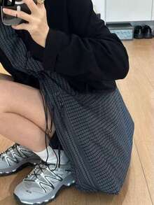 Túi tote vải kẻ caro phong cách Hàn Quốc cổ điển, túi tote có dây rút dung tích lớn, thiết kế thích hợp cho việc đi làm, đi chơi, mua sắm hàng ngày, túi tote đeo vai và dưới cánh tay, túi đeo chéo - Màu xanh hải quân - Xem 3