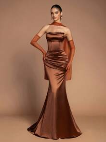 Robe de soirée sirène en satin sans bretelles élégante - Buste plissé, avec une longue écharpe transparente et des gants - Convient pour les mariages, les galas, les réceptions officielles et les enterrements de vie de jeune fille - Marron - Voir 6