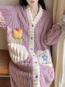 Winter Coral Fleece Floral Decorative Velour Nightgown, Winter Warm Bathrobe, Adorable Long-Sleeve V-Neck Pocketed Nightgown, Fall/Winter Women's Pajama Set, Long Velour Bathrobe Homewear Coat Thickened Style, Essential Homewear For Fall And Winter Seasons Accompanying You Through The Cold Winter