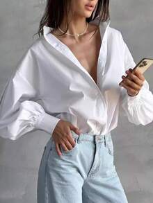 女士经典法式优雅落肩长袖单排扣宽松休闲衬衫，适合新年、春节、情人节等场合。也适合约会、度假、办公、日常通勤、机场穿搭。情人节、新年穿搭推荐。 - 白色 - 查看 12