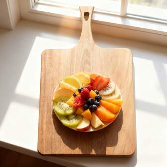 1 st skärbräda i trä med handtag, värmebeständig, reptålig, dubbelsidig, plan eller asymmetrisk yta, matlagningsverktyg för att hacka grönsaker, kött, bröd, lätt att förvara, bivaxbehandlad yta, värme- och reptålig, direktkontakt med livsmedel