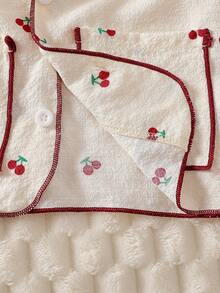 女婴休闲家居服樱桃领长袖口袋上衣和松紧腰樱桃印花裤套装，适合家居服