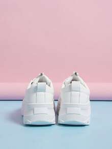 女士厚底系带圆头白色休闲运动鞋，时尚厚底平底鞋，适合日常穿着，简约春秋季大码鞋款 - 白色 - 查看 8