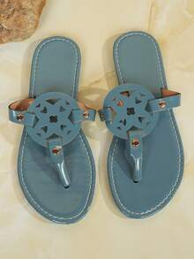 Sandali piatti lucidi bianchi casual e minimal chic versatili da donna, sandali piatti lucidi neri da donna, sandali piatti lucidi blu da donna, sandali piatti marroni, con strass, con perline, per casa, comodi, per lo shopping, per l'esterno, taglie forti, da spiaggia, estivi, slip-on, con motivo rotondo traforato, punta tonda, infradito piatti - Blu - Visualizzare 6