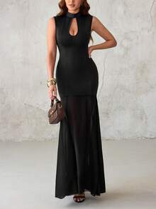 Vestido de verano ajustado con cuello en V profundo, hombros caídos y abertura alta - Negro - Ver 2