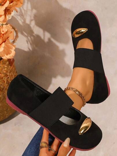 Bailarinas de ante marrón para mujer con correa elástica gris y acento de metal dorado, puntera redonda, cómodas y de fácil deslizamiento, calzado casual y de uso diario de moda para mujeres