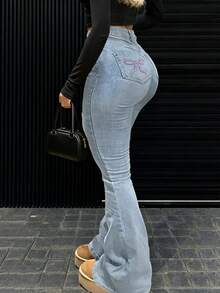 GILIPUR 浅蓝色新款蝴蝶结刺绣喇叭牛仔裤，高腰修身弹力设计，优雅时尚休闲，复古街头风，适合秋冬季节穿着，是新年、情人节等节日的理想之选，也是节日礼物的绝佳选择。精致又不失休闲感，完美适用于正式派对、休闲晚餐和音乐会等场合。 - 藍色 - 查看 9