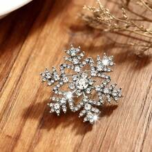 1pc Fashionable European & American Style Hollow Snowflake Rhinestone Brooch, Unisex Luxury Unique Pin