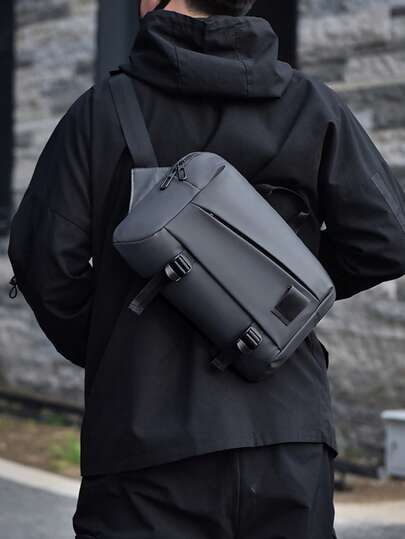 新款功能型男士胸包，港湾风火车头图案，酷炫设计，通勤、运动、旅行皆宜，多场景适用，斜挎、胸包皆可，便携，解放双肩