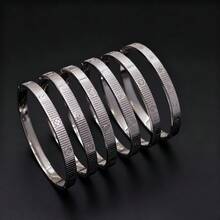 Nuevo brazalete con broche de acero inoxidable, brazalete de lujo de moda, brazalete con forma de huevo grabado y sin decoloración - Plateado - Ver 1