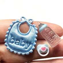 Bộ đồ trang trí nhà búp bê gồm 1 bộ, bao gồm yếm ăn mini, núm vú giả, bình sữa, đạo cụ cảnh thu nhỏ và đạo cụ chụp ảnh, tất cả đều rất chân thực. Hiệu quả kết hợp cảnh thu nhỏ rất tuyệt vời. - Nhiều màu - Xem 10