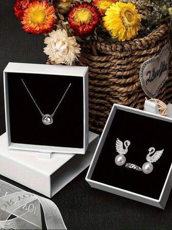 10个白色3.5 x 3.5英寸纸板首饰礼品盒，带盖小型首饰盒，适用于项链、戒指、耳环展示和收纳。