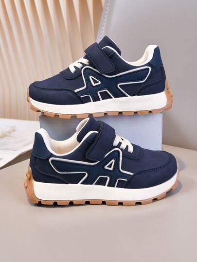 1双儿童休闲舒适户外防滑运动鞋，适合所有季节