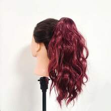 卷曲波浪合成马尾接发，配有短爪夹 - 适合日常派对，易于佩戴 - 彩色 - 查看 10