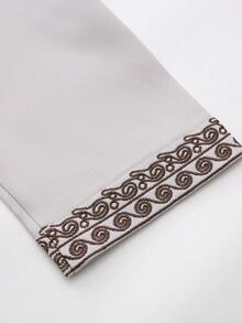 新款摩洛哥男士长袍，长袖刺绣连帽设计，穆斯林男士阿巴雅，伊斯兰宽松男士杰拉巴，沙特阿拉伯传统服饰 - 淺灰色 - 查看 8