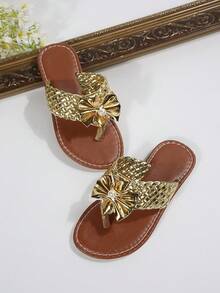 A Pair Of Children's Thong Sandals, 2026 Summer New Style, Fashionable And Versatile, Round-Toed Flat, Anti-Slip, Black, Gold, Orange, Bow, To Wear On The Beach Outside Sandals - Gold - View 5