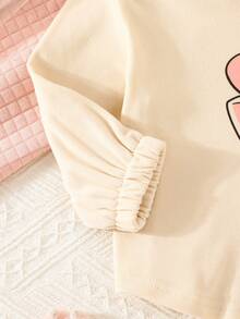 طقم ملابس كاجوال لطفلة/طفل رضيع يتكون من هودي بطبعة قطة جميلة وبنطلون بلون أحادي - وردي - مشاهدة 5