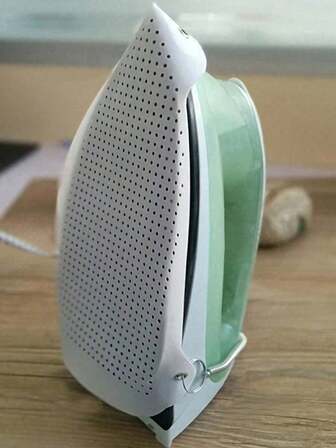 Cubierta protectora de hierro resistente al calor de primera calidad - Protector deslizante, diseño de instalación rápida para accesorios del hogar, artículos esenciales de viaje, almacenamiento en dormitorios universitarios, protección de tabla de planchar del hogar, adecuado para la mayoría de los tipos de tela y herramientas de limpieza (Funda para tabla de planchar, Funda para plancha)