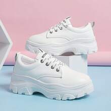 女士厚底系带圆头白色休闲运动鞋，时尚厚底平底鞋，适合日常穿着，简约春秋季大码鞋款 - 白色 - 查看 9