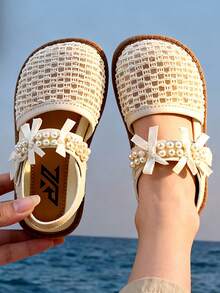 2024 Summer New Girls Princess Style Sweet Lace Hollow Pearl Bow Hook And Loop Sandals, Beige Faux Leather Lace Material Breathable Comfortable Easy To Wear, Essential For Daily Wear, Campus, Party, Summer Outings, Popular Trending Girls Sandals, Fashionable Design Children Princess Sandals, Soft Sole Non-Abrasive, Ideal Holiday Gift Sandals - Beige - View 19