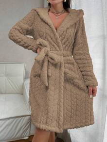 女士3D立体耳朵连帽浴袍，柔软舒适，采用奢华提花面料，触感如天鹅绒般柔软，带来蓬松舒适的穿着体验。适合浴室、卧室、客厅、泳池边、水疗中心或酒店穿着。是冬季的理想之选，也是一份绝佳的圣诞礼物。 - 彩色 - 查看 6