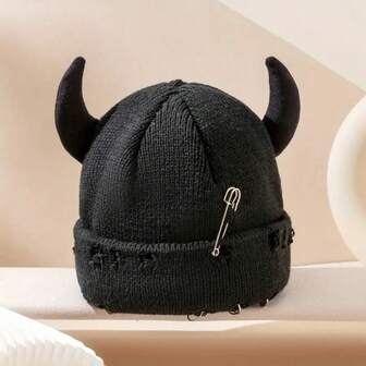 New Fashion Men Knitted Hat With Unique Horn Decor, Distressed Vintage Design, Streetwear, Unisex, Warm Beanie For Holiday Celebration
