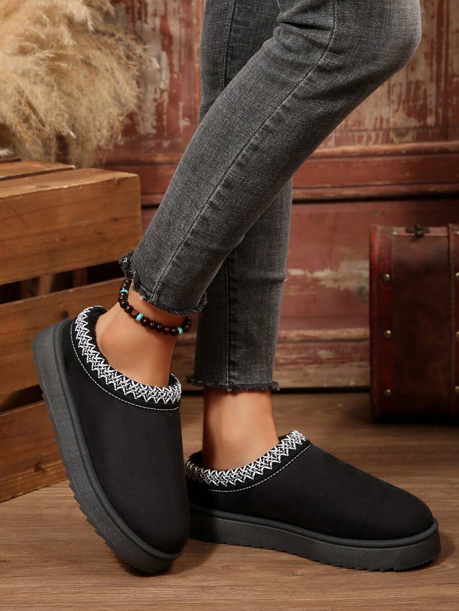 1 Pair Teenage Girls' Winter Solid Color Fashion Low-Top Snow Boots, Thick Warm Slip-On House Slippers For Indoor & Outdoor Wear, Warm & Comfortable - Black - View 1