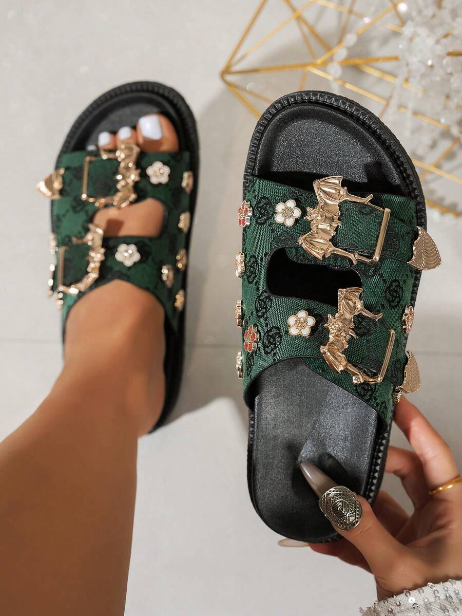 Women's Summer New Wedge Thick Bottom Sandals, Retro Fashion Floral Rivet Bat Buckle Decor Round Toe Slip-On Comfortable Thick Sole Ladies Beach Slippers