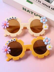 LICVIC Custom Daisy Name Glasses, Personalized Party Favors, Customized Birthday Party Name Glasses,Customizable Name Glasses,Suitable For Growth Souvenirs,Wedding,Valentine's Day,Anniversaries,Personalized Gifts,Gifts For Him/Her,Friends,Couples,Besties,Boy,Girl,Family ,Forever Love - Style a - View 3