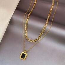 18K Titanium Steel Necklace With A Black Square Roman Design In European And American Style, Double-Layered, A Modern And Exclusive Piece Of Jewelry. - 金色 - 查看 6