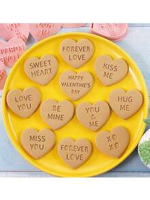 10 pièces Ensemble de découpoirs à biscuits en forme de cœur - Moules à biscuits 3D gaufrés pour la fête des mères, la fête des pères, la Saint-Valentin, Noël, Halloween, Thanksgiving - Outils de cuisson en polypropylène pour gâteaux, fondants - Cadeau de mariage idéal, kit de confection de biscuits de fête | Ensemble de découpoirs à biscuits décoratifs | Designs de découpoirs à biscuits détaillés, fête de la Saint-Valentin, décoration de la maison, cadeaux de la maison - Rose bonbon - Voir 4